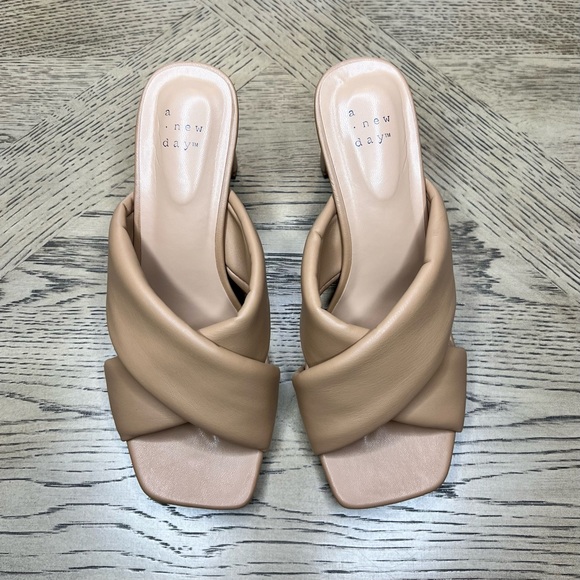 A New Day Casual Crisscross Leather Square Toe Sandal Heel Nude/Tan, Women’s 8 - Picture 4 of 9